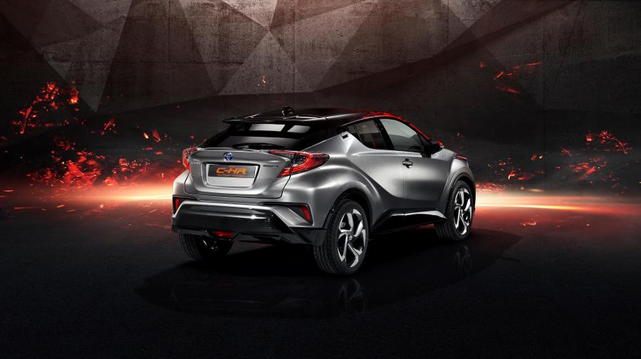  Toyota C-HR Hy-Power Concept 2017 года  (фото 4 из 20)